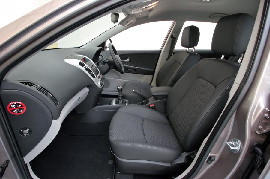  Kia cee&rsquo;d 2007 года  (фото 12 из 36)